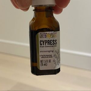 Cypress Auracacia essential oil 80% full